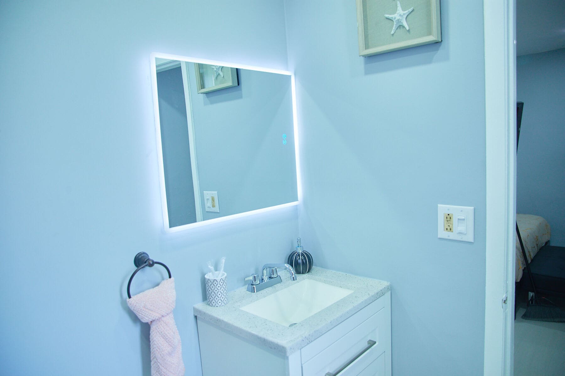 Building Photo - 6036 Polk St