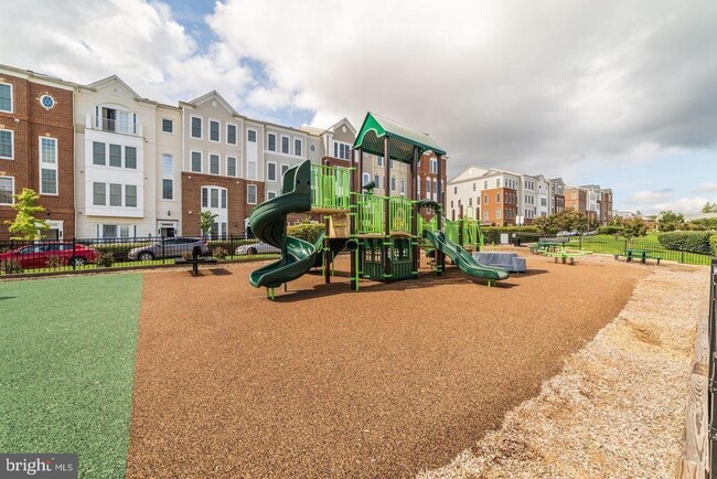 Building Photo - 14855 Potomac Branch Dr