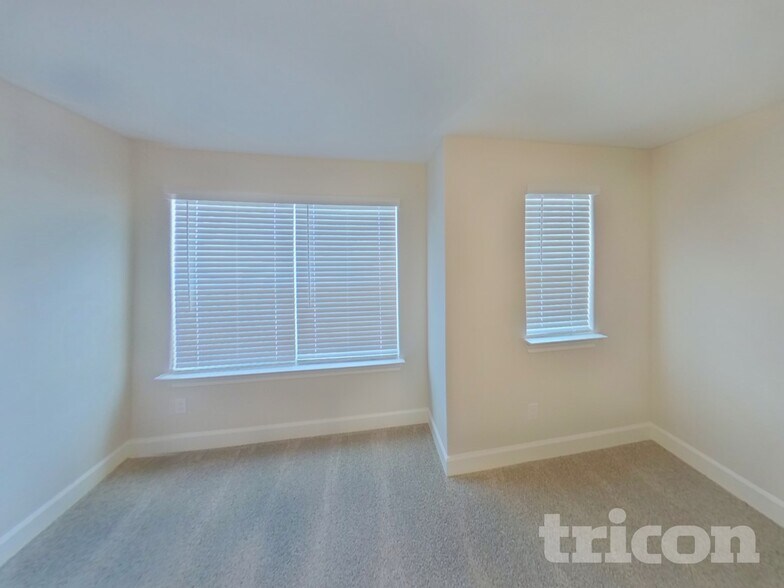 Building Photo - 1214 Dye Blvd