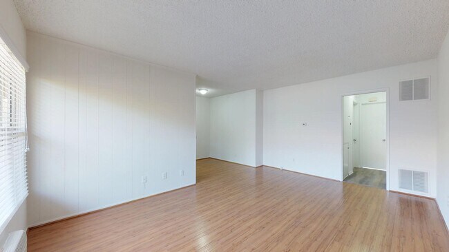 Building Photo - 351 S Manhattan Pl