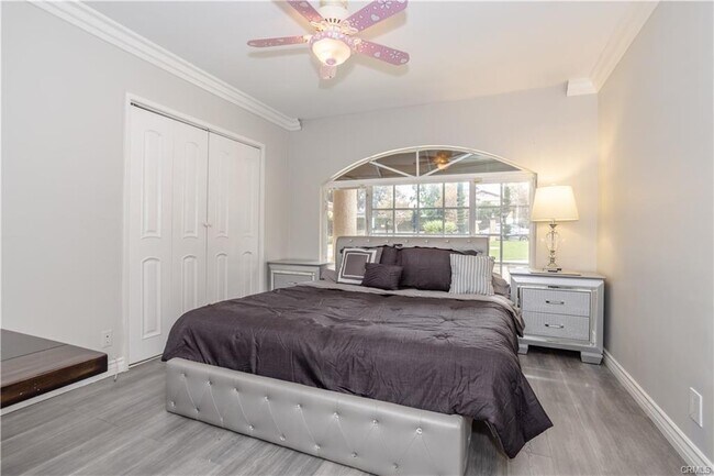 Building Photo - 18834 Devonshire St