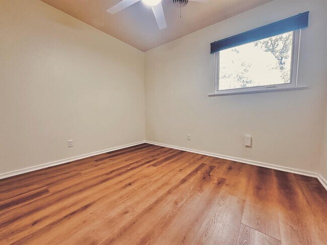 Building Photo - 7517 Eastcrest Dr