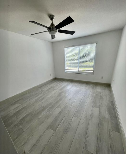 Building Photo - 1011 Villa Ln