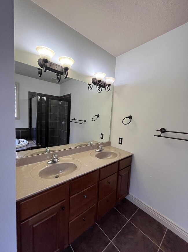 Building Photo - 2606 Stratford Chase Cir