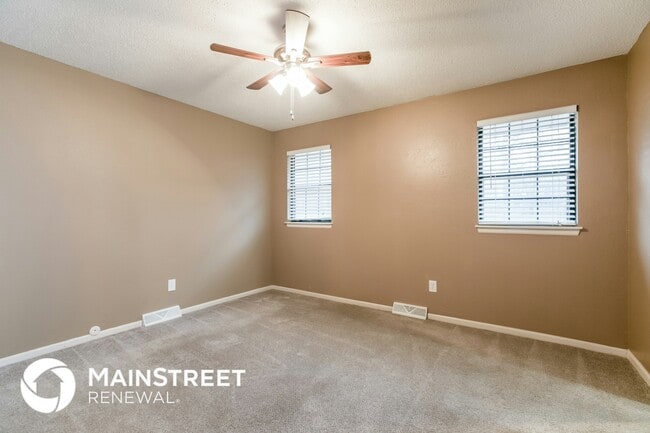 Building Photo - 3016 SE 3rd St