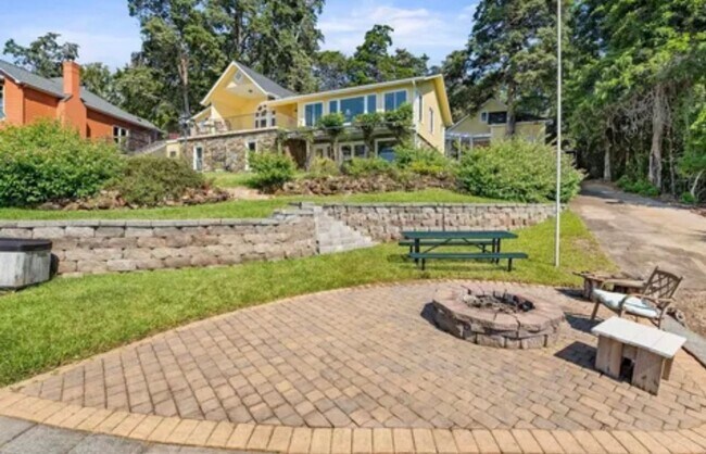 Building Photo - Lake Murray - Irmo - Offering Self Guided Tour with RENTLY!