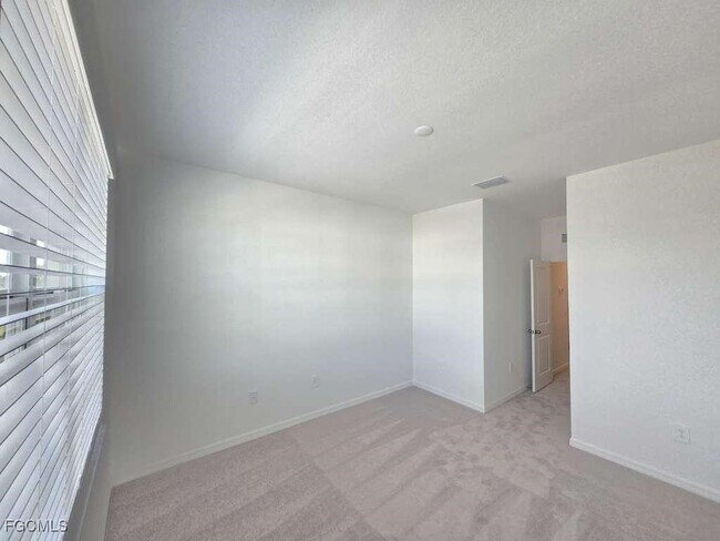 Building Photo - 14947 White Pearl Rd