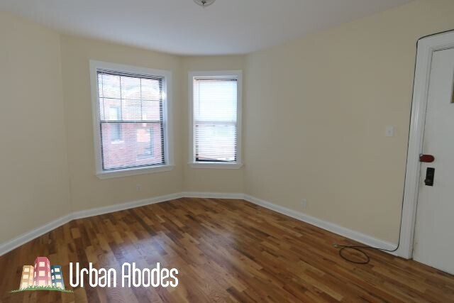 Building Photo - 4414 N Wolcott Ave