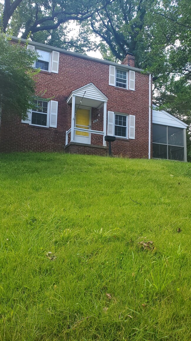 Building Photo - 9606 Cedar Ln