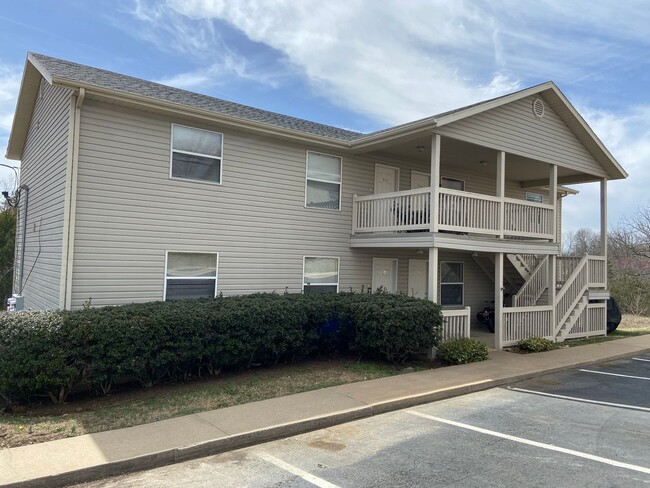 Building Photo - Apartment in Branson East, Kirbyville