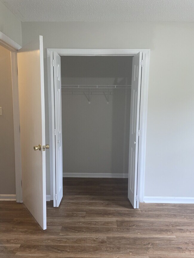 Building Photo - Two Bedroom Two Full Bathroom End Unit Tow...
