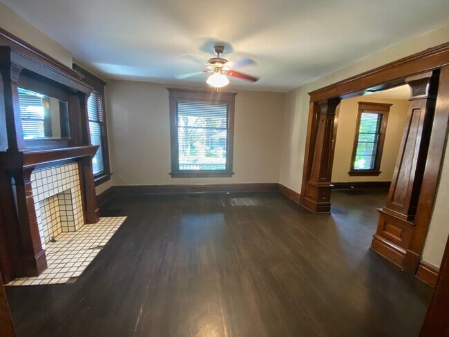 Building Photo - 28 E Northwood Ave
