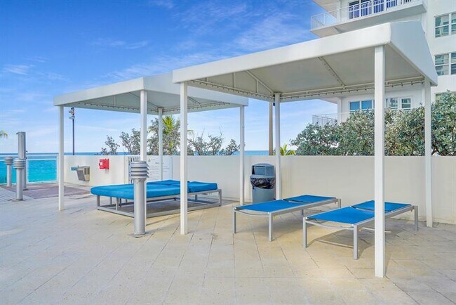 Building Photo - 3900 Galt Ocean Dr