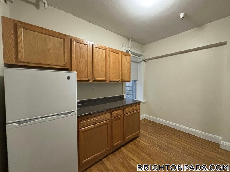 Building Photo - 1810 Commonwealth Ave