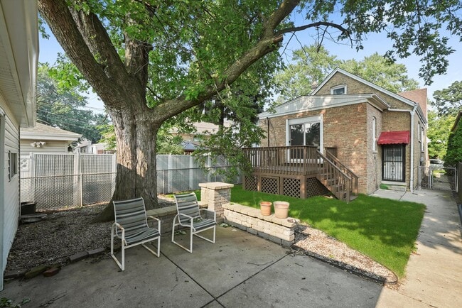 Building Photo - 2640 Wesley Ave