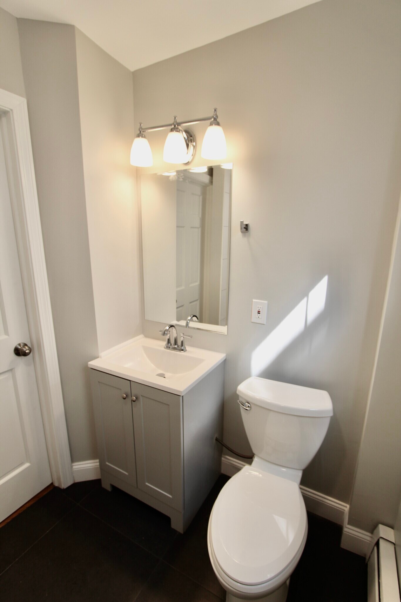 Building Photo - 55 Estes St