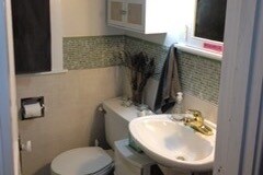 Bath - 533 S Braddock Ave