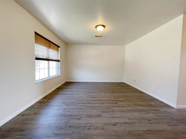 Building Photo - 15723 Crooked Arrow Dr