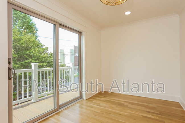 Building Photo - 116 3rd Ave