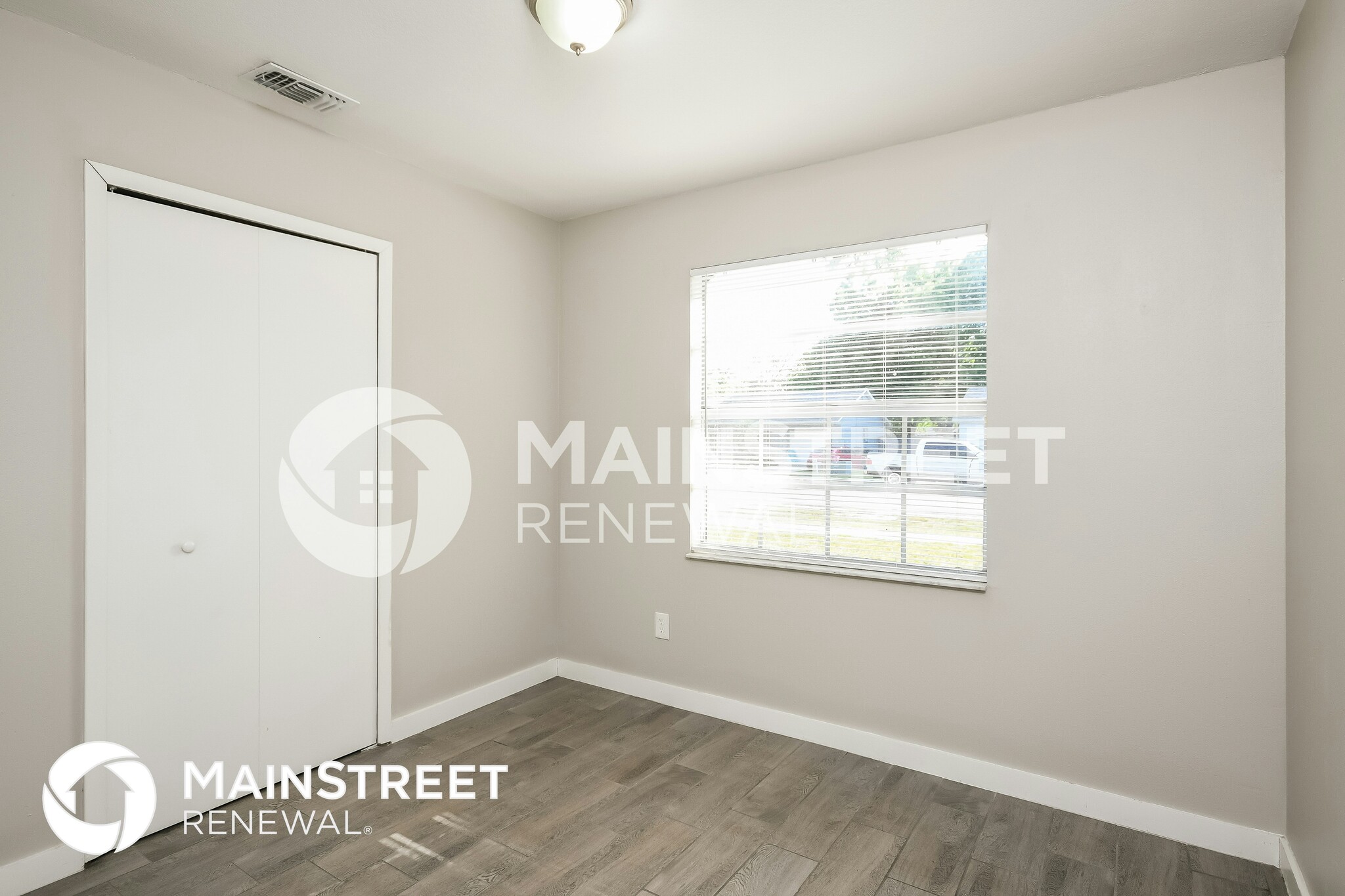 Building Photo - 355 Summerset Dr