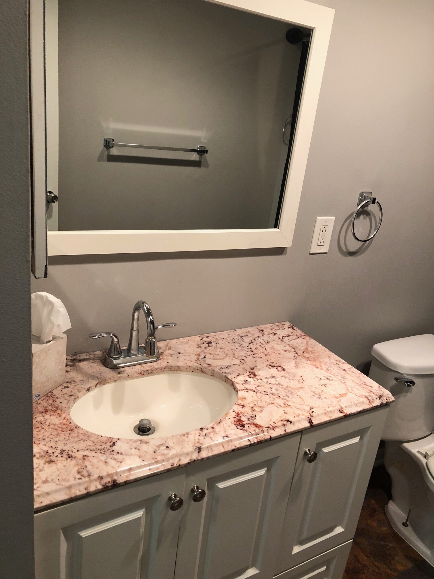 Building Photo - 95 9.5 South Washington Apatment 1