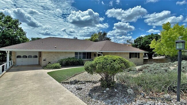 Building Photo - 216 Loma Vista Dr