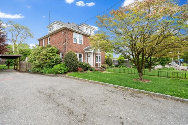 Building Photo - 1030 Glen Cove Ave