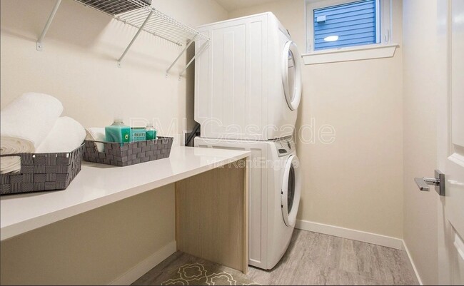 Building Photo - 9227B 16th Ave SW