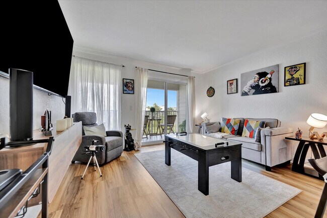 Building Photo - 2506 N Rocky Point Dr