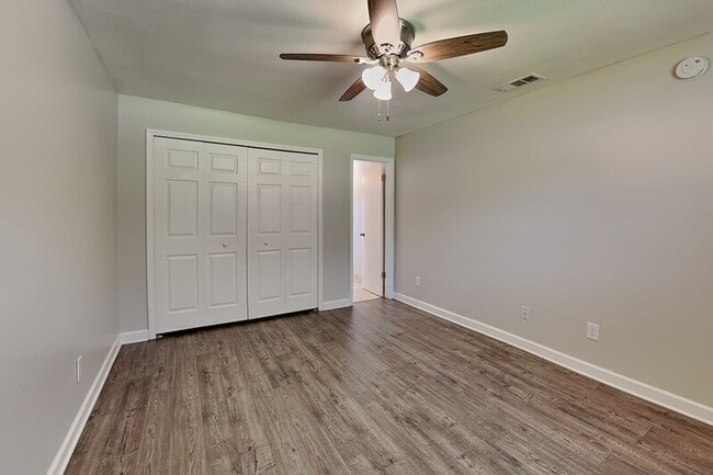 Building Photo - 1016 Manchester Cir
