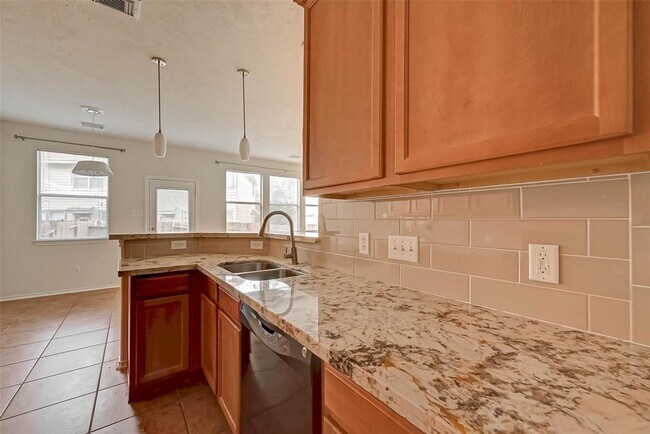 Building Photo - 22 Wickerdale Pl