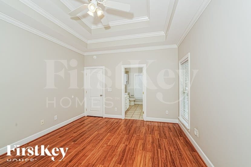 Building Photo - 136 Silverstone Ln