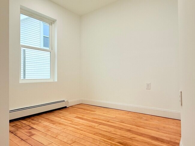 Building Photo - 23 Bellevue St