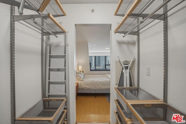 Building Photo - 1100 Wilshire Blvd