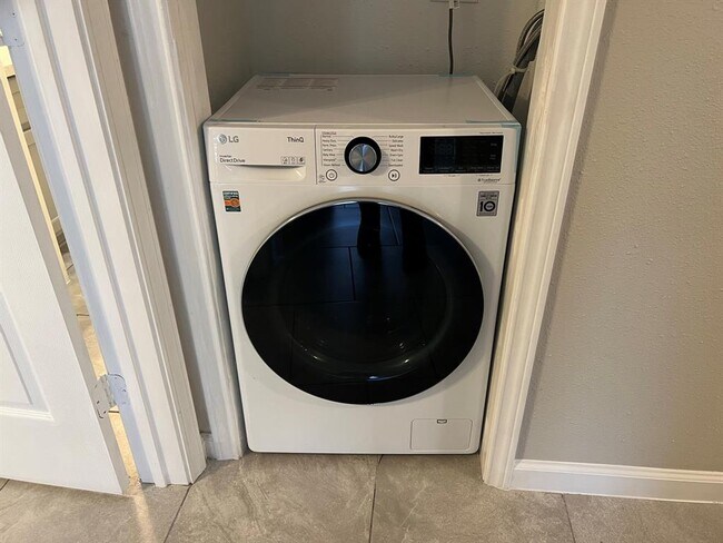 Building Photo - 5550 N Braeswood Blvd