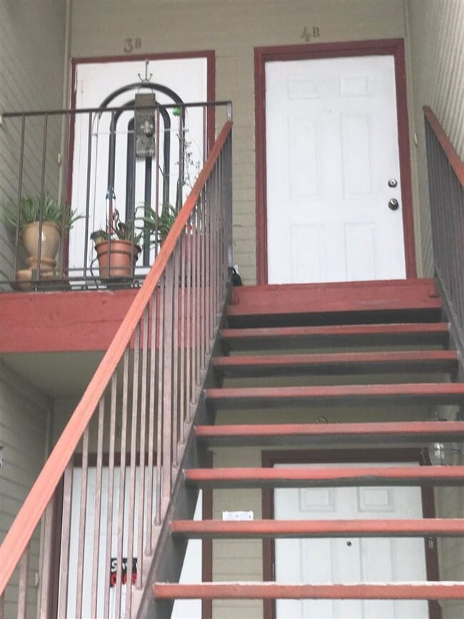 Building Photo - 1111 Shiloh Dr