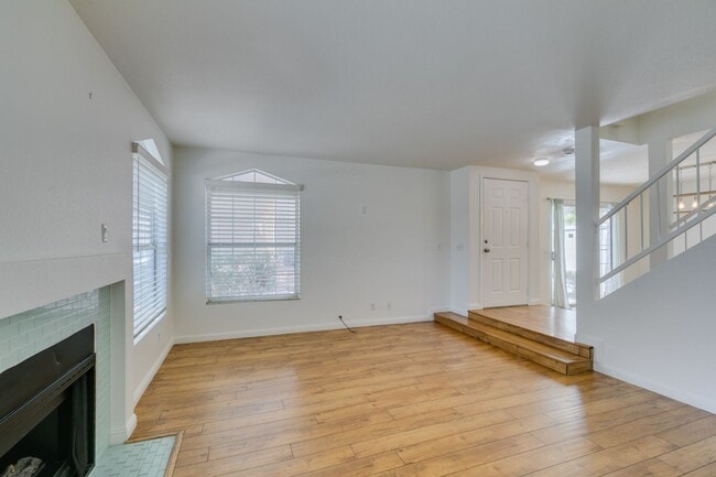 Building Photo - 2838 Dawn Crossing Dr