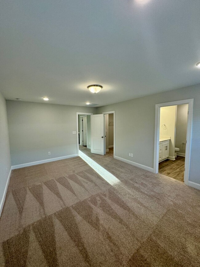 Building Photo - New Construction, 3BR/2.5 Bath Townhouse i...