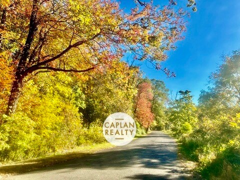 Building Photo - 25 W Rock Ave