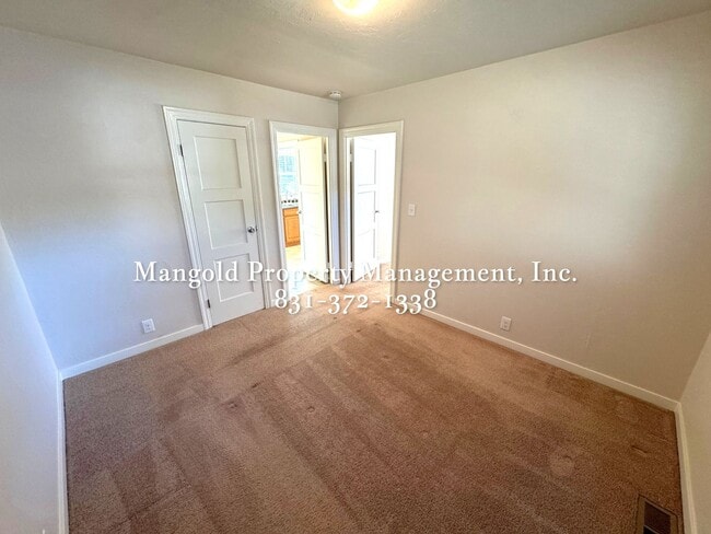 Building Photo - Charming 1-Bed 1-Bath Home with Bonus Room...