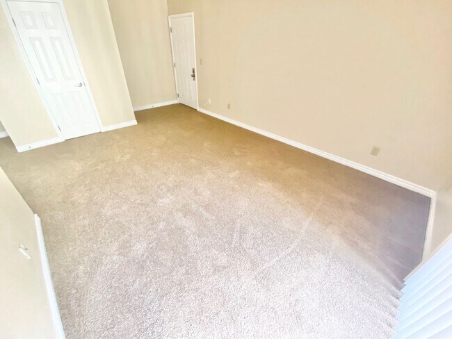 Building Photo - 5405 Indian River Dr