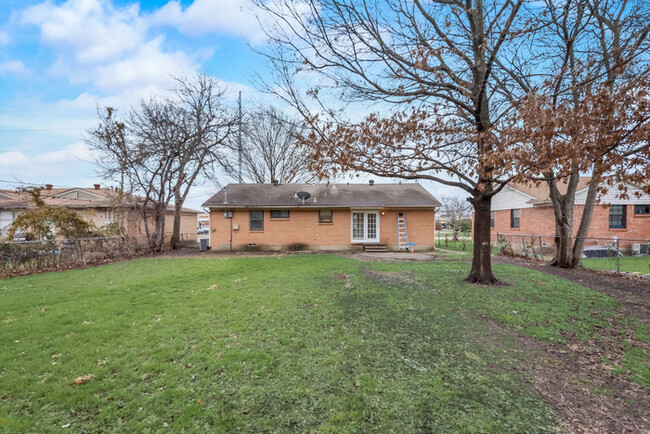 Building Photo - Downtown Garland Home