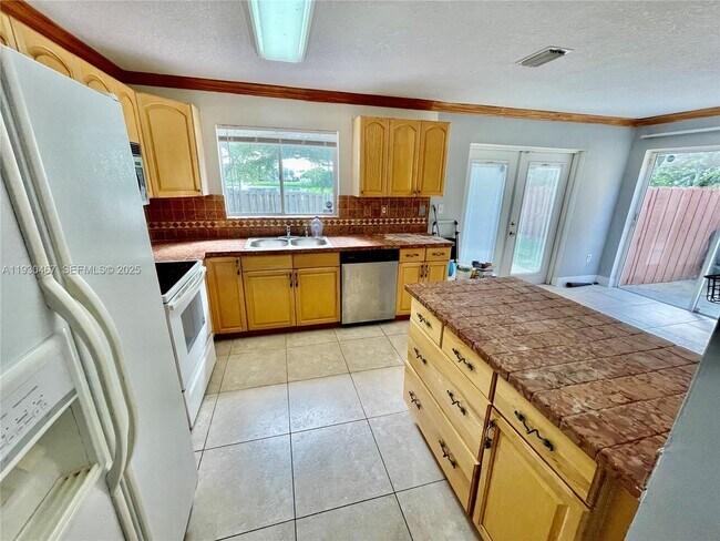 Building Photo - 10223 SW 156th Ave