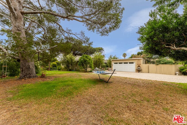 Building Photo - 28952 Selfridge Dr
