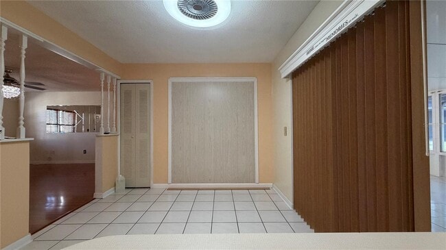 Building Photo - 126 N Observatory Dr