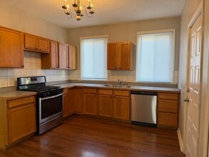 Building Photo - 231 Allen St