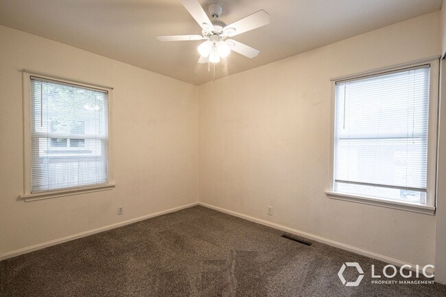 Building Photo - 809 E 50 S