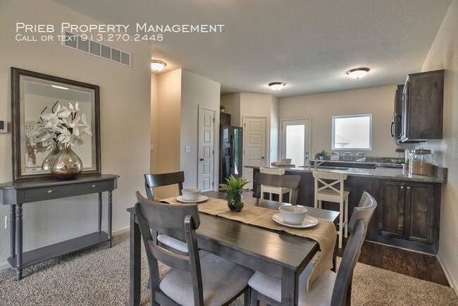 Building Photo - Prairie Haven Townhome - Available July 16th