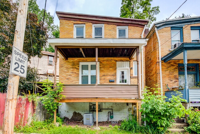 Building Photo - AVAILABLE AUGUST 2026 - RENOVATED 2+ Bedroom Home in MT. WASHINGTON!