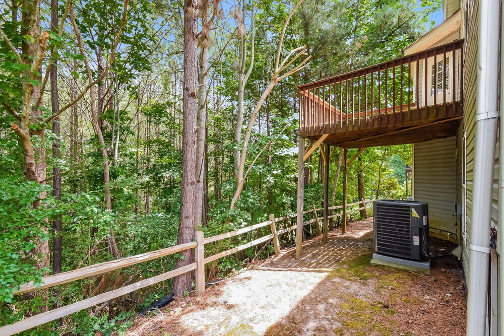 Building Photo - 2498 Tolliver Dr